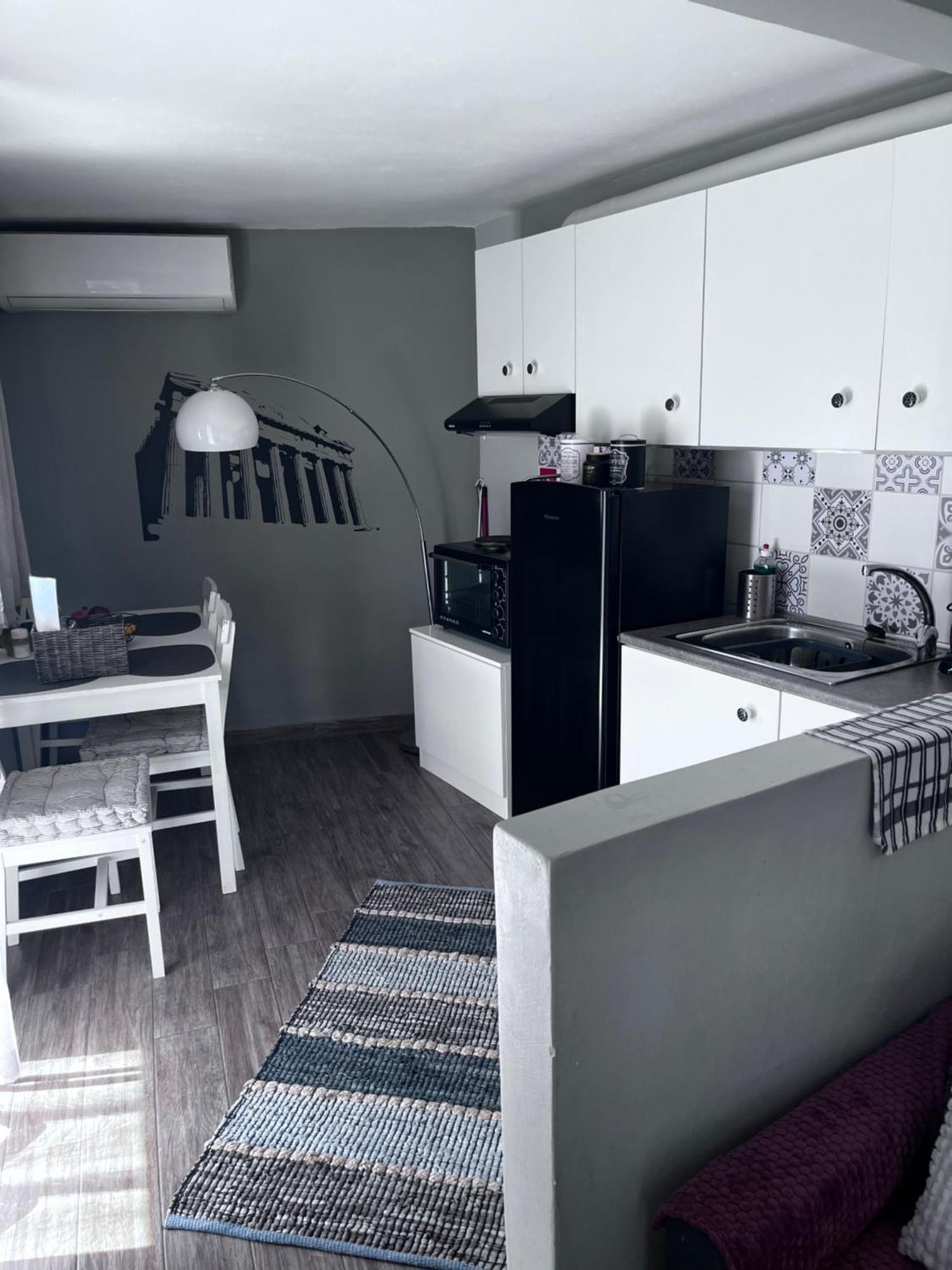 Cozy Studio Apartment In The Heart Of Афіни Екстер'єр фото